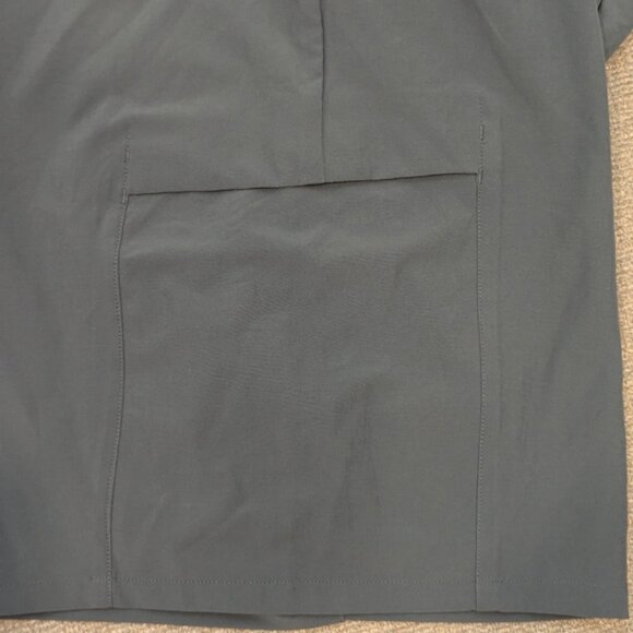 NWT 32 Degrees Cool Mens Lightweight Stretch Tech Cargo Shorts Dark Grey size 40 - Picture 5 of 8